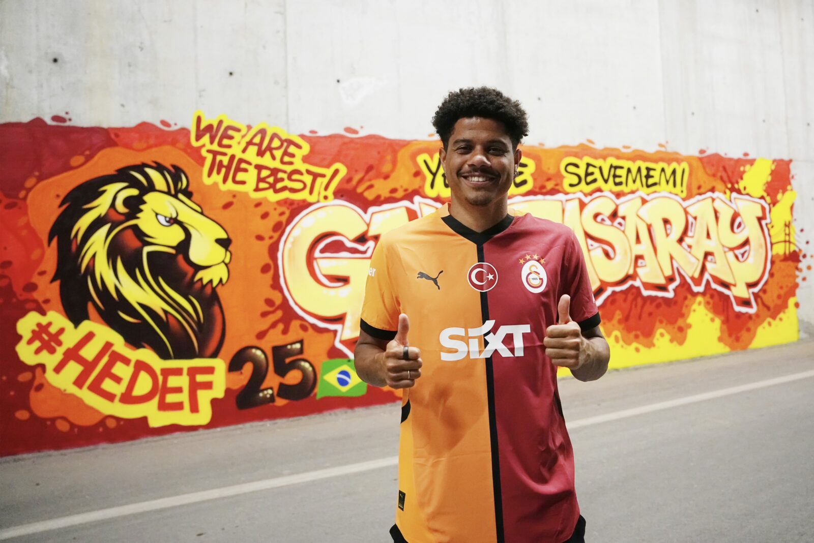 Galatasaray plans record-breaking bid to sign Georges Mikautadze from Lyonnais
