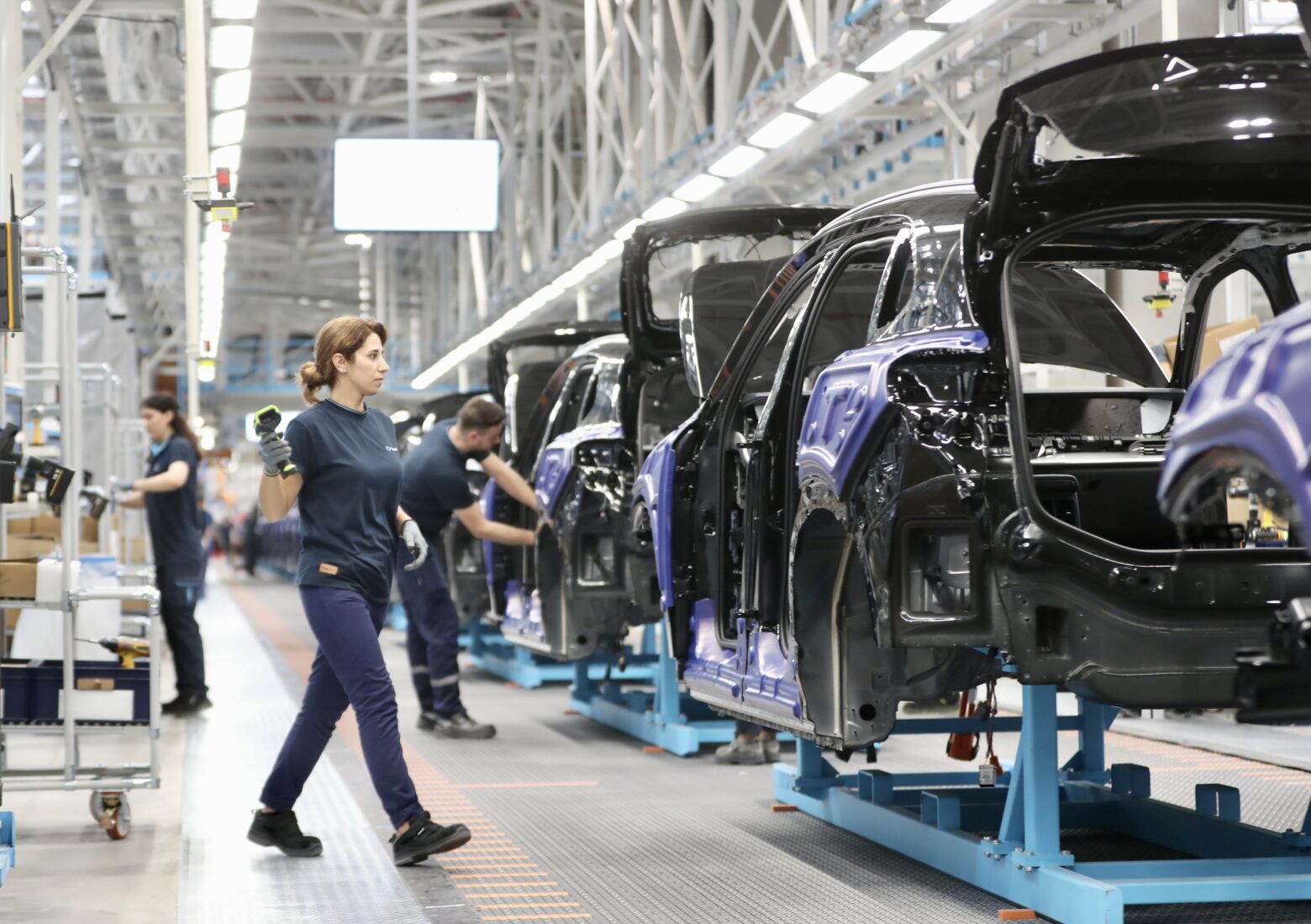 Automotive labor costs in Türkiye approach /,123 monthly