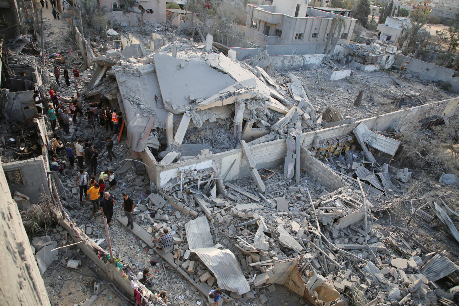 Israeli airstrikes kill 28 Palestinians across Gaza