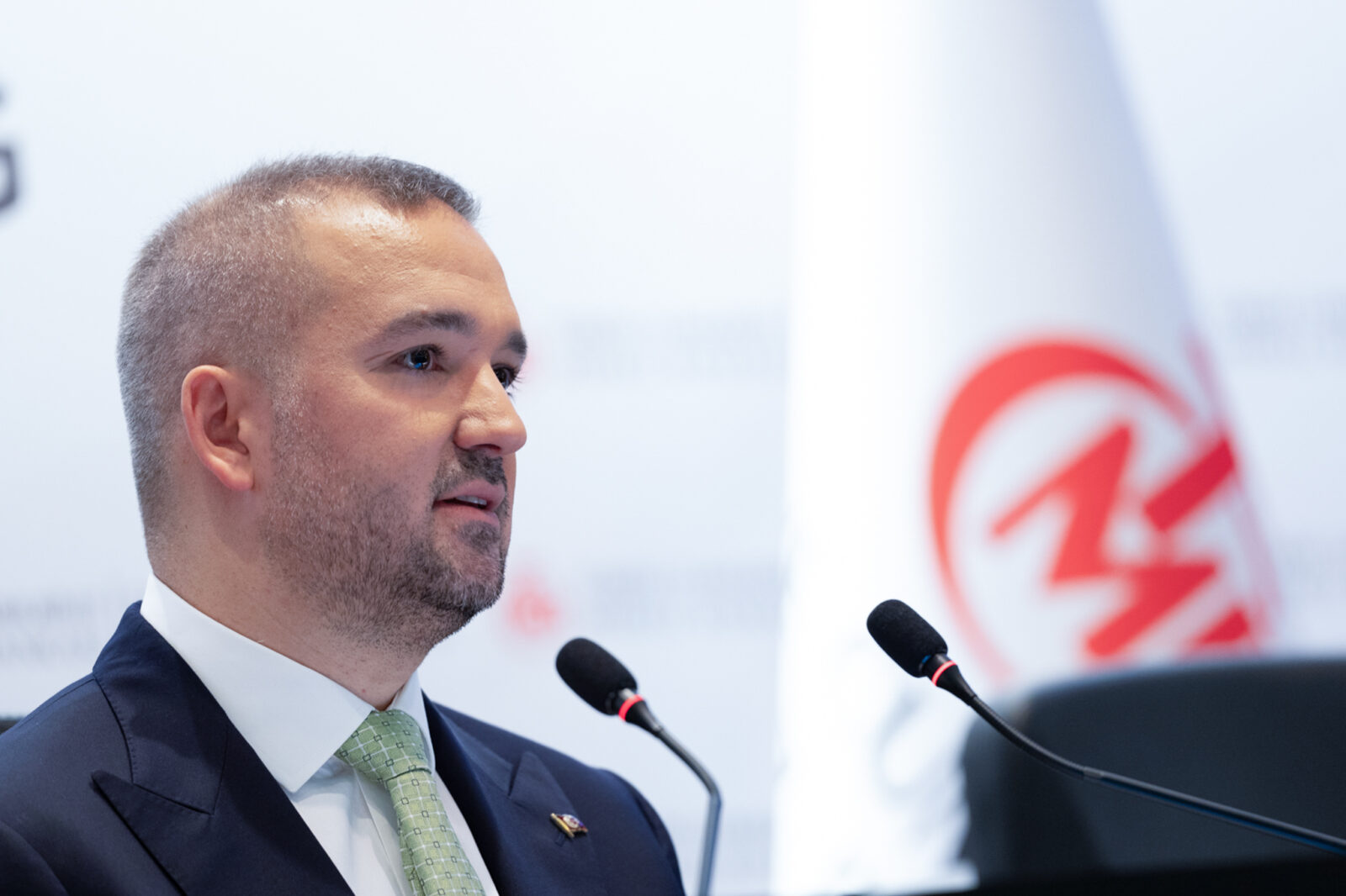 Finance Minister Simsek set to address foreign investors after turbulent week