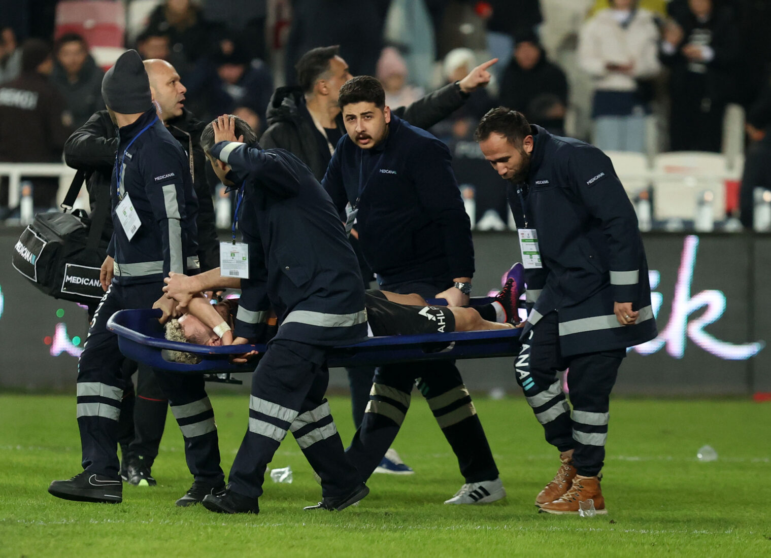 Baris Alper Yilmaz of Galatasaray injured
