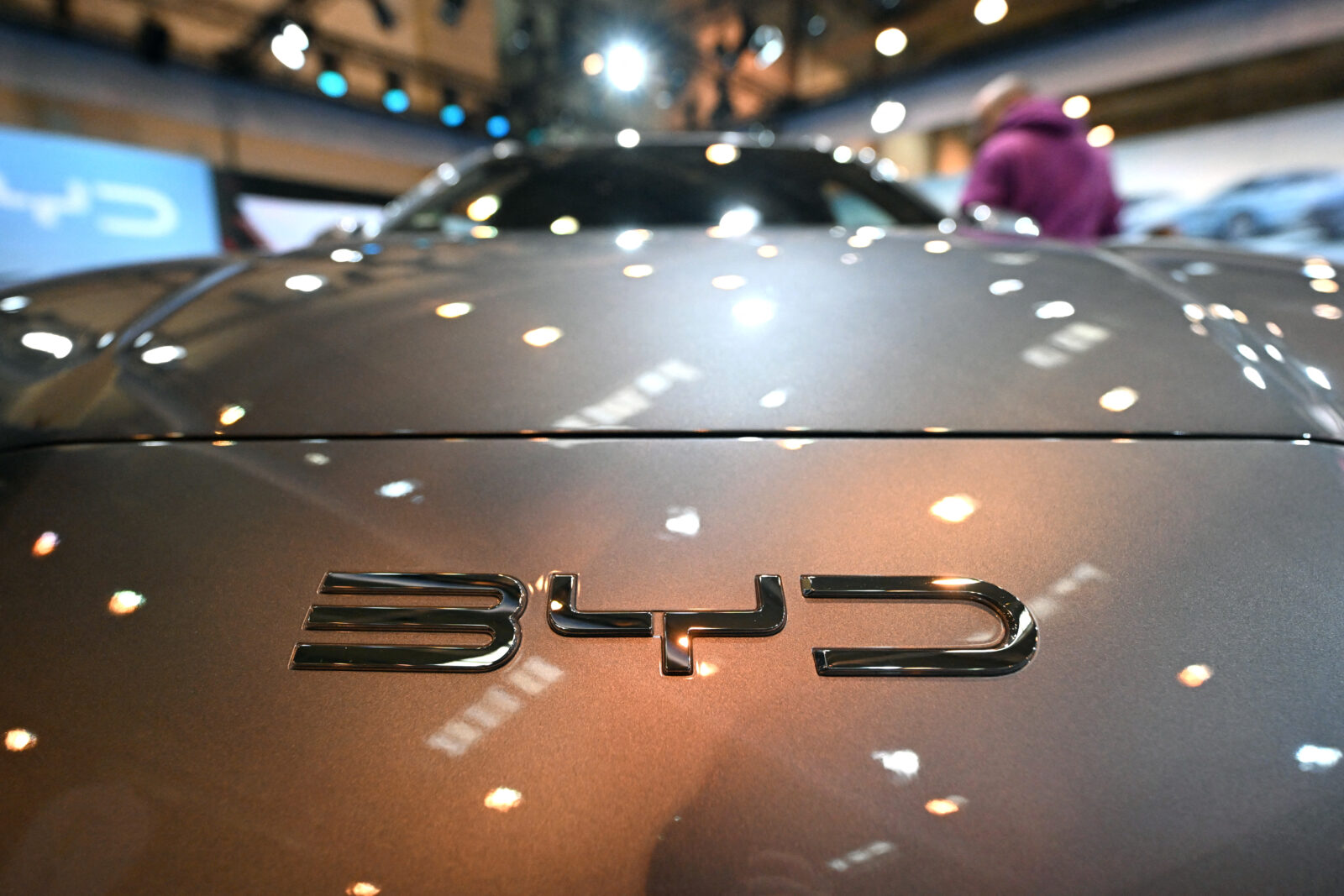 US to ban Chinese tech in smart cars starting 2027