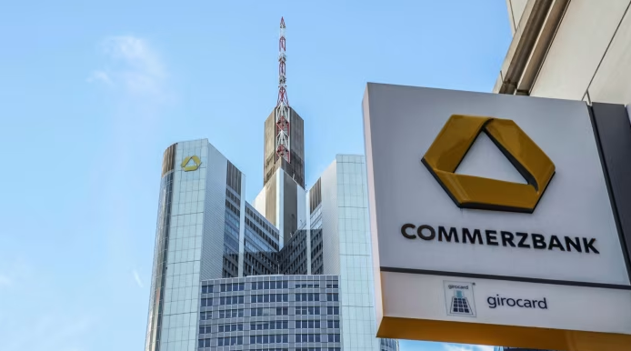 Italy's UniCredit pushes ahead with BPM and Commerzbank deals