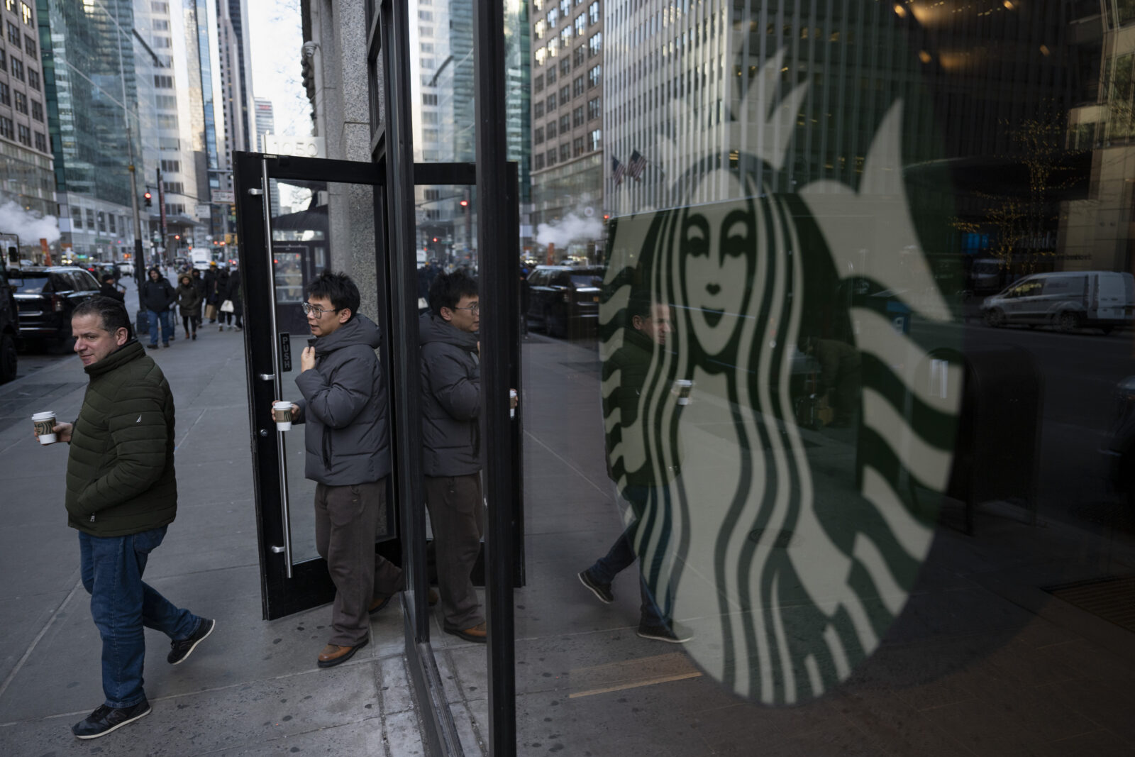 Coffee giant Starbucks' global sales continue to decline amid Israel boycotts