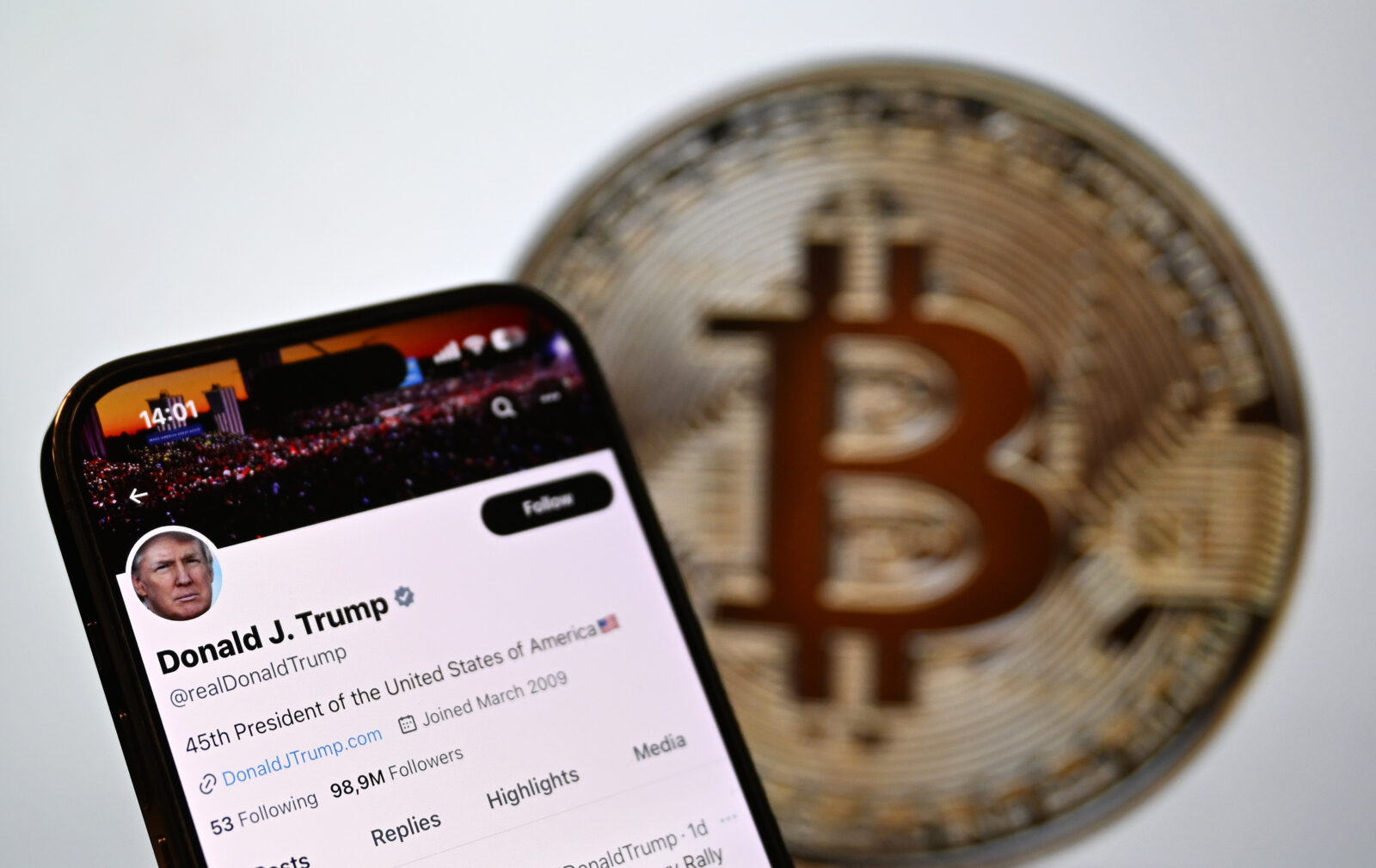 Trump includes Bitcoin in US strategic reserve plan, sparking market surge
