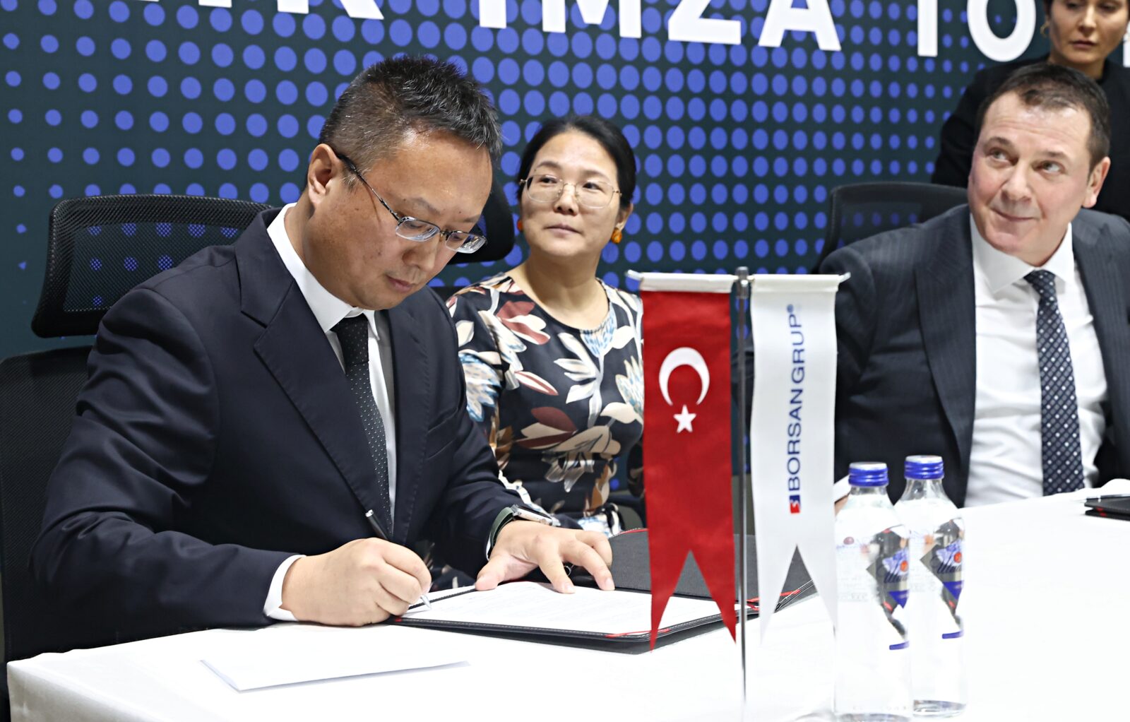 Chinese lighting giant forms joint venture with Turkish partner
