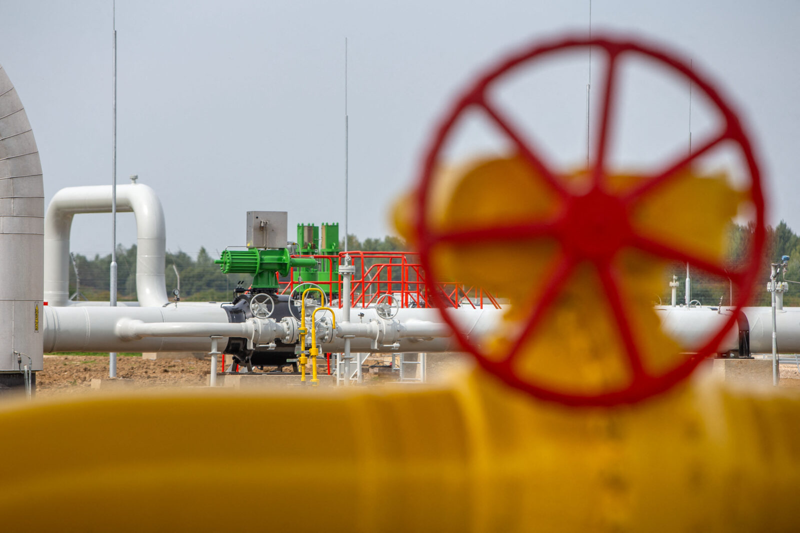 US and UK sanction Russia's Gazprom Neft and oil sector ahead of Biden's exit