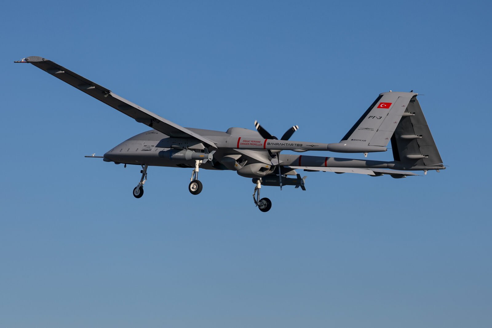 Colombian Air Force travels to Türkiye to assess Bayraktar TB3 UAV