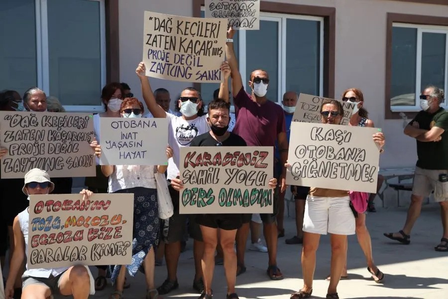 Protesters in Türkiye