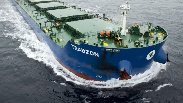 Türkiye's largest shipping firm relocates to Greece, citing strategic advantages
