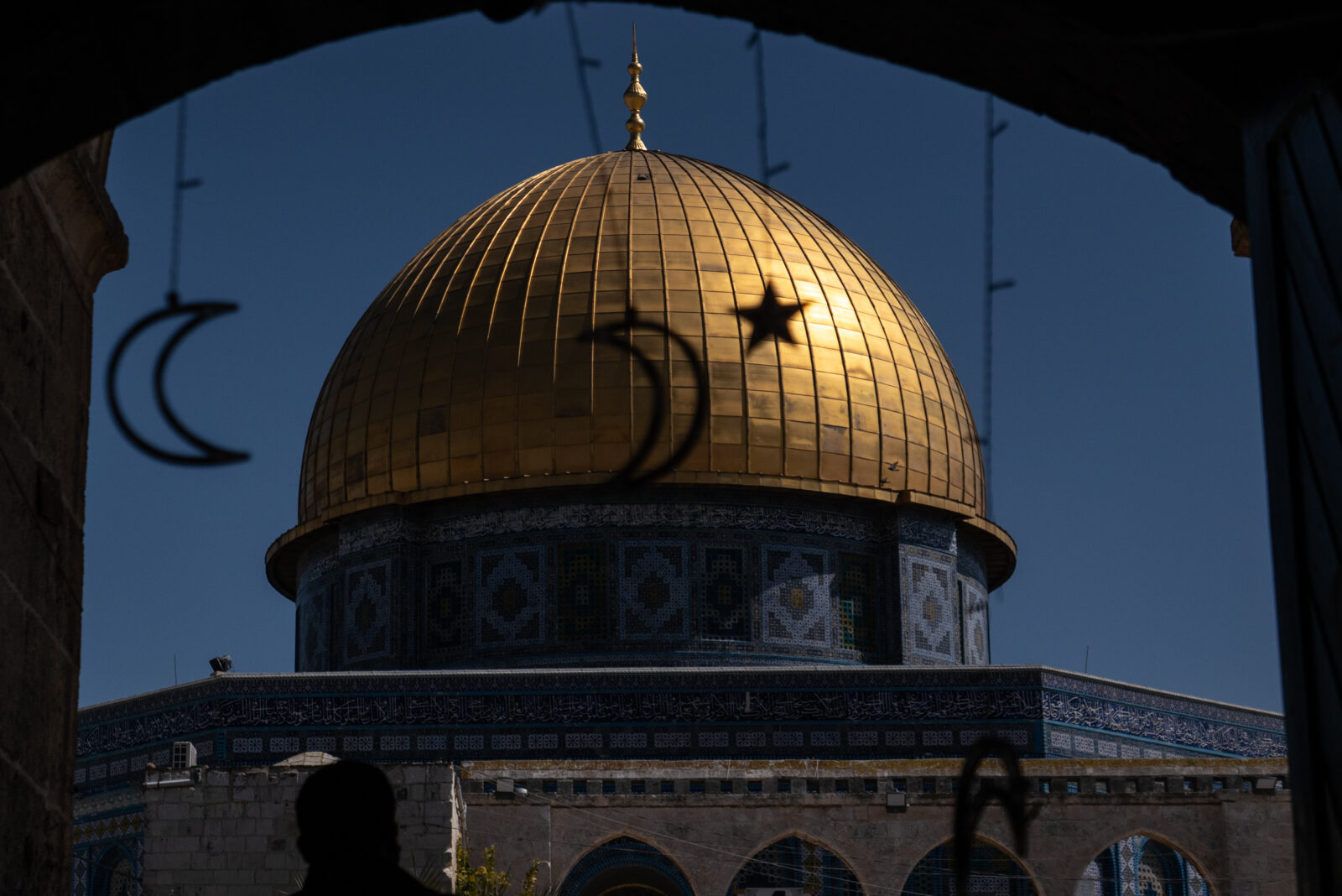 Hamas criticizes Israel's ban on Al-Aqsa Muslim prayers during Ramadan