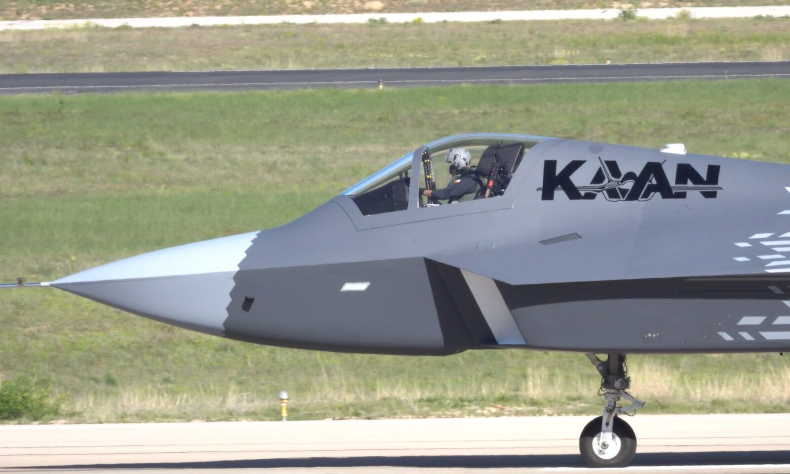 Indonesia seeks role in Türkiye's KAAN fighter jet and submarine projects