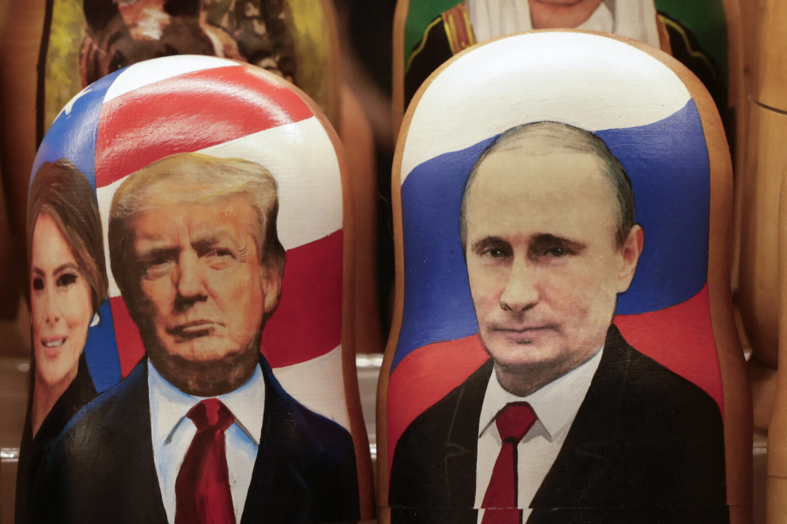 Photo Shows Russian, US flagged Matryoshkas with presidents painted on them