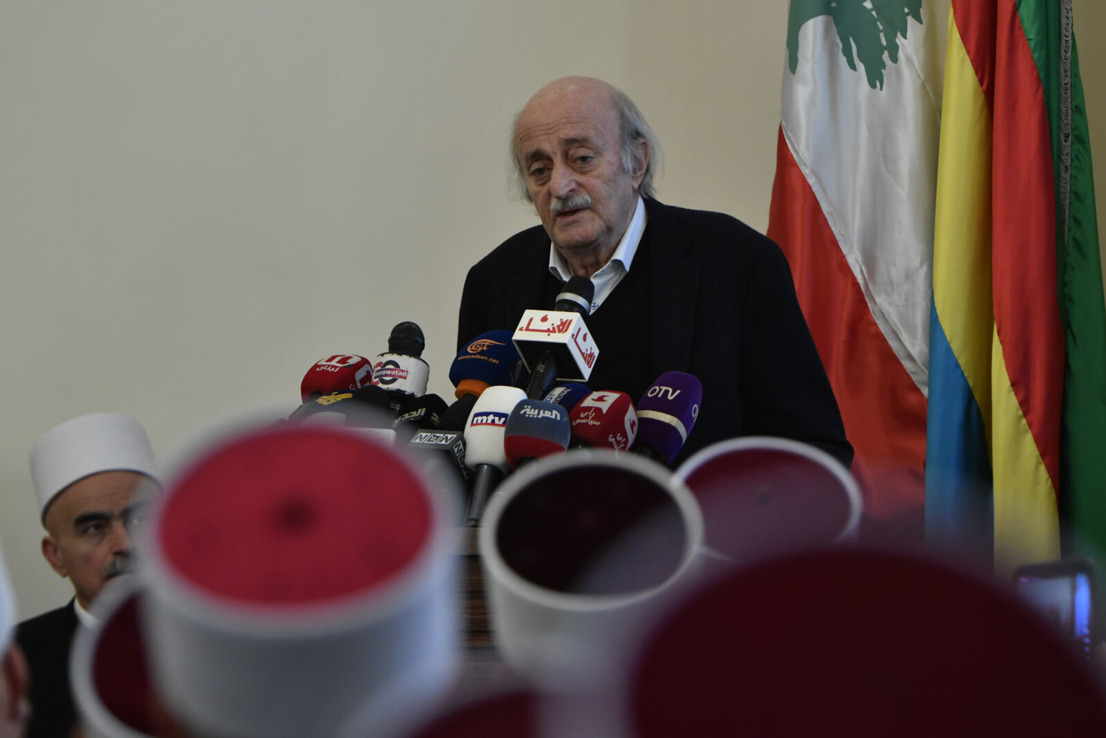 Lebanese Druze leader Jumblatt warns Syrian Druze against foreign influence