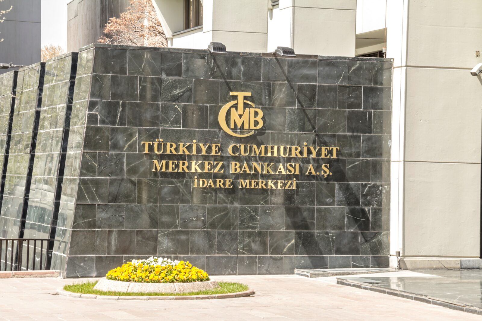 Global banks revise outlook on Turkish economy following central bank’s bold move