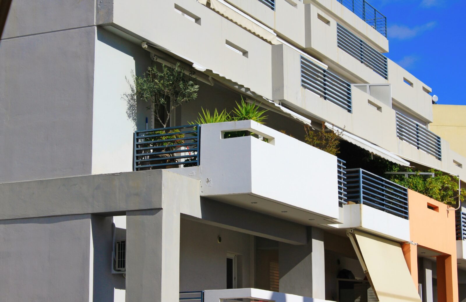 Turkish investors flock to UAE, Greece for real estate in 2024, overseas purchases surge by 20%