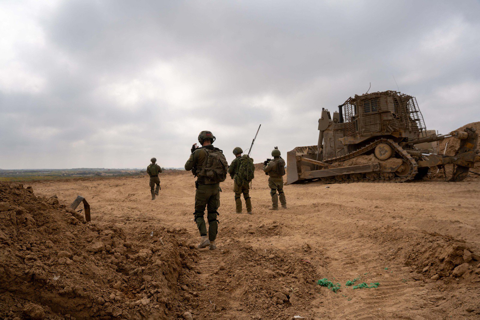 Israel resumes ground operations in Gaza amid renewed airstrikes and cease-fire talks