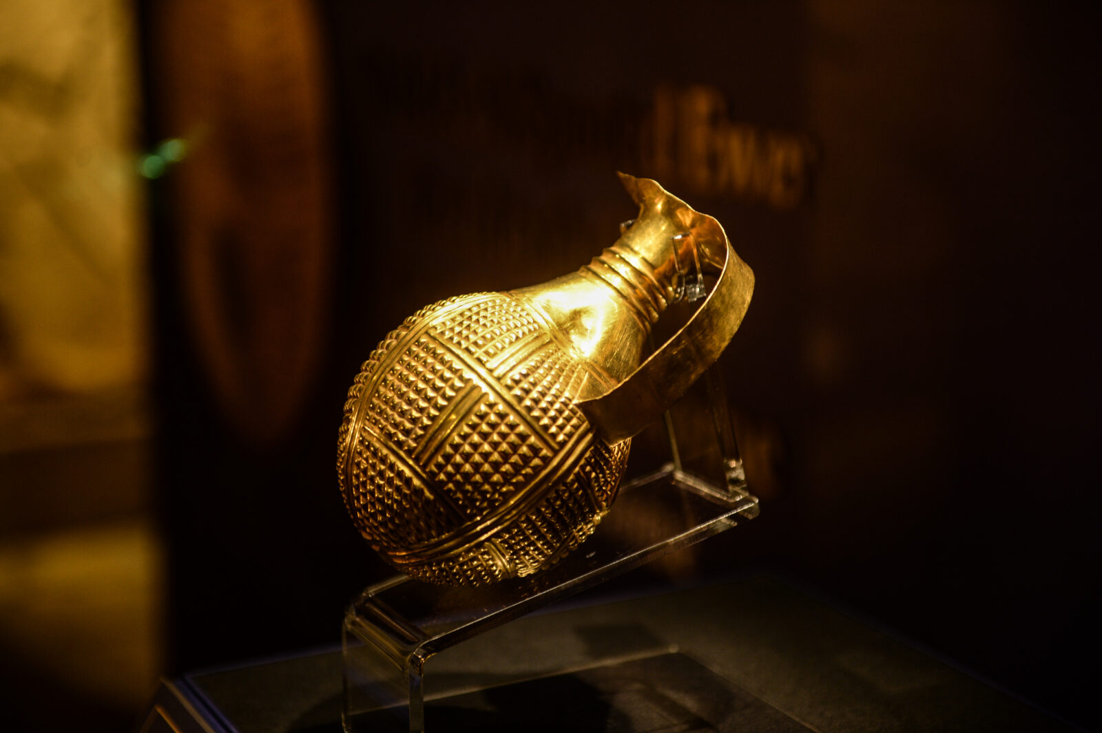 Spouted Rhyton from Gilbert Art Foundation returned to Türkiye.