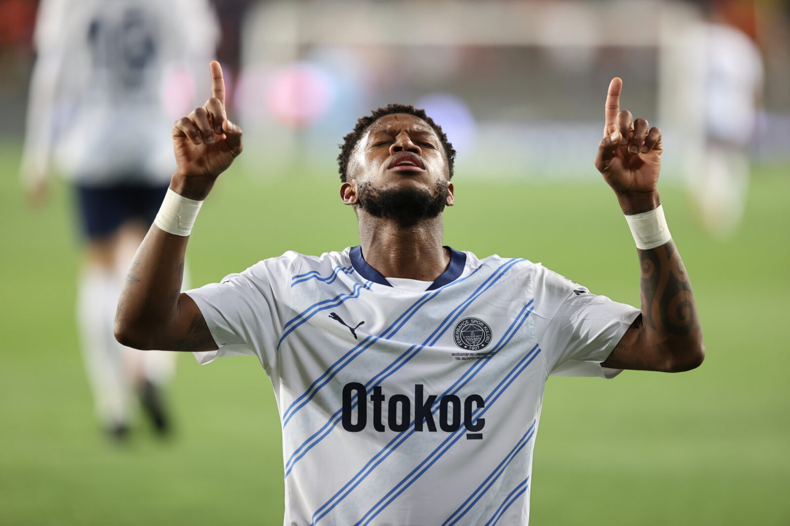 Fenerbahce turns the tide against Gaziantep to stay in title race