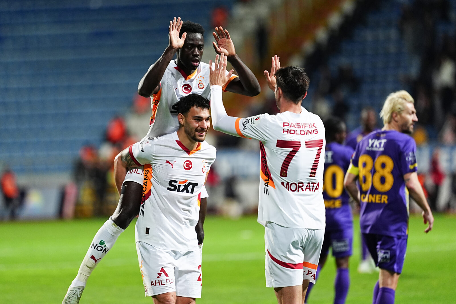Galatasaray dominates Eyupspor 5-1 to strengthen Super Lig lead