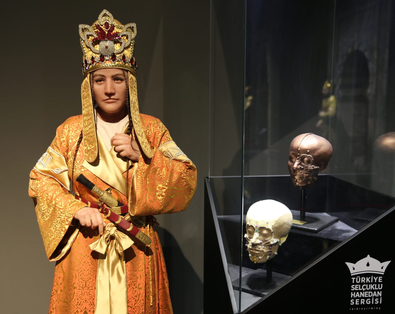 DNA and anatomical analysis of the remains recovered from the royal tomb