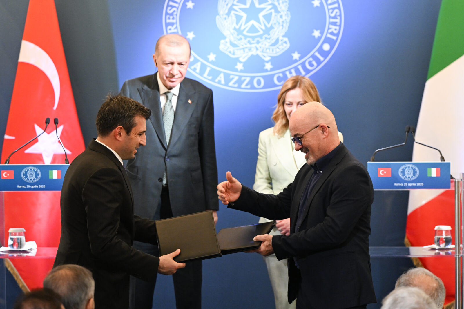 Türkiye, Italy strengthen defense ties with official exchange of Baykar-Leonardo deal in Rome