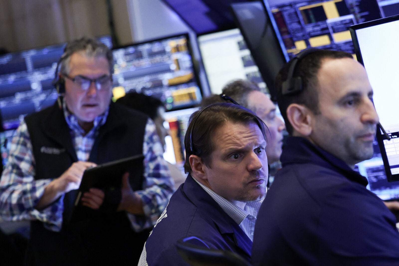 Global markets crash amid sweeping Trump tariffs, fueling fears of prolonged trade war