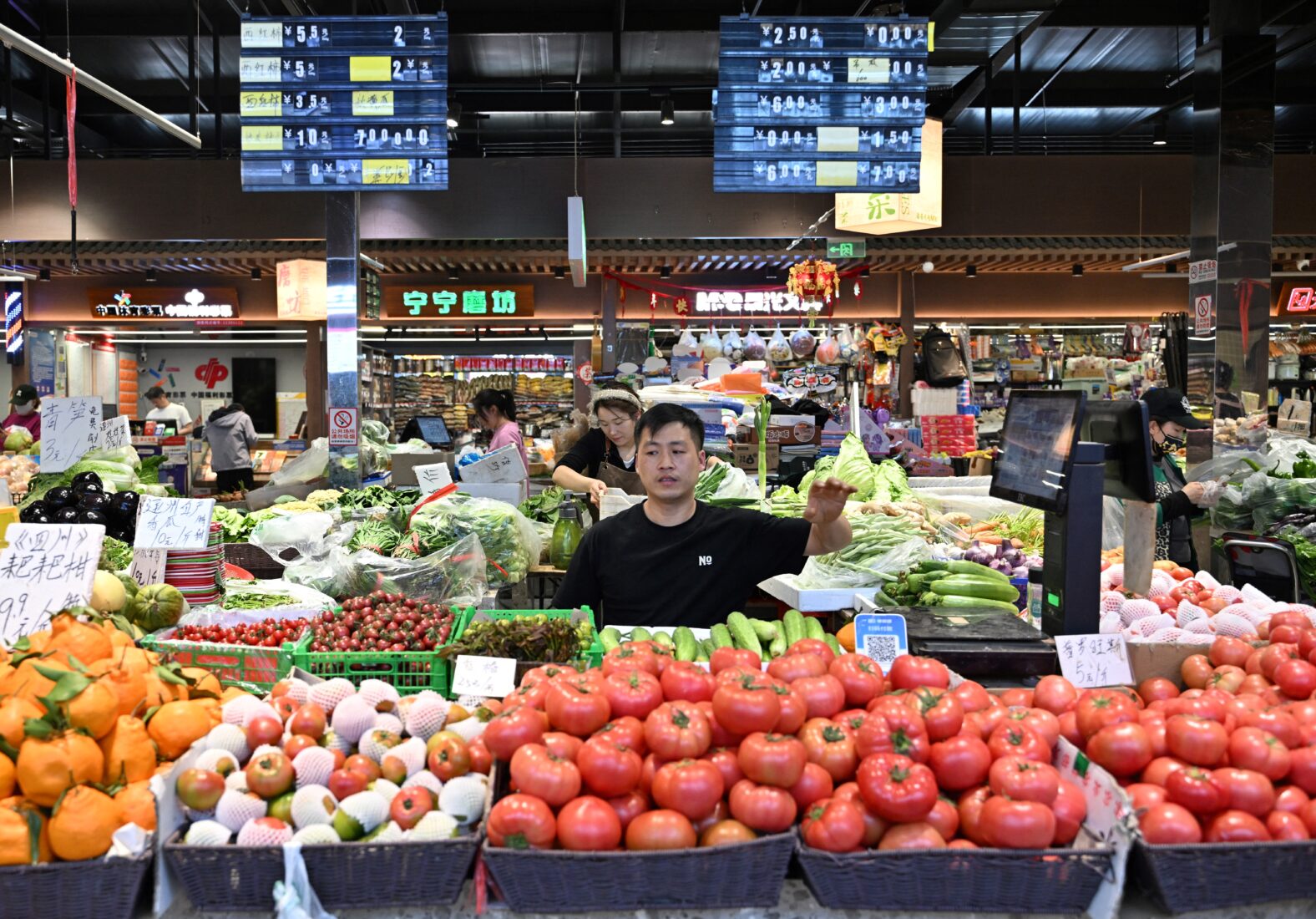 China benefits from export rush ahead of tariff blitz, economy beats expectations