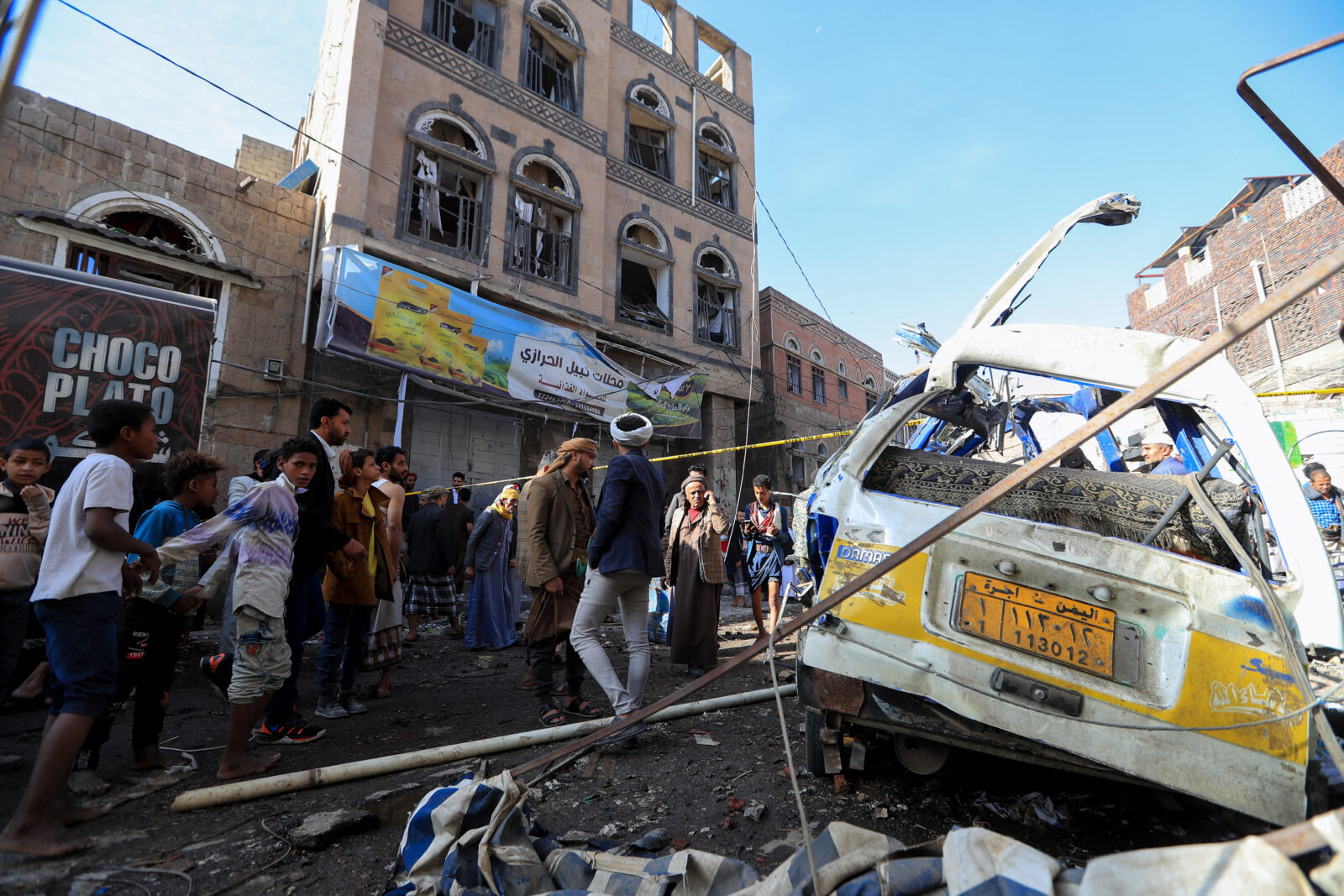 17 Turkish crew members trapped aboard ship during bombardment in Yemen