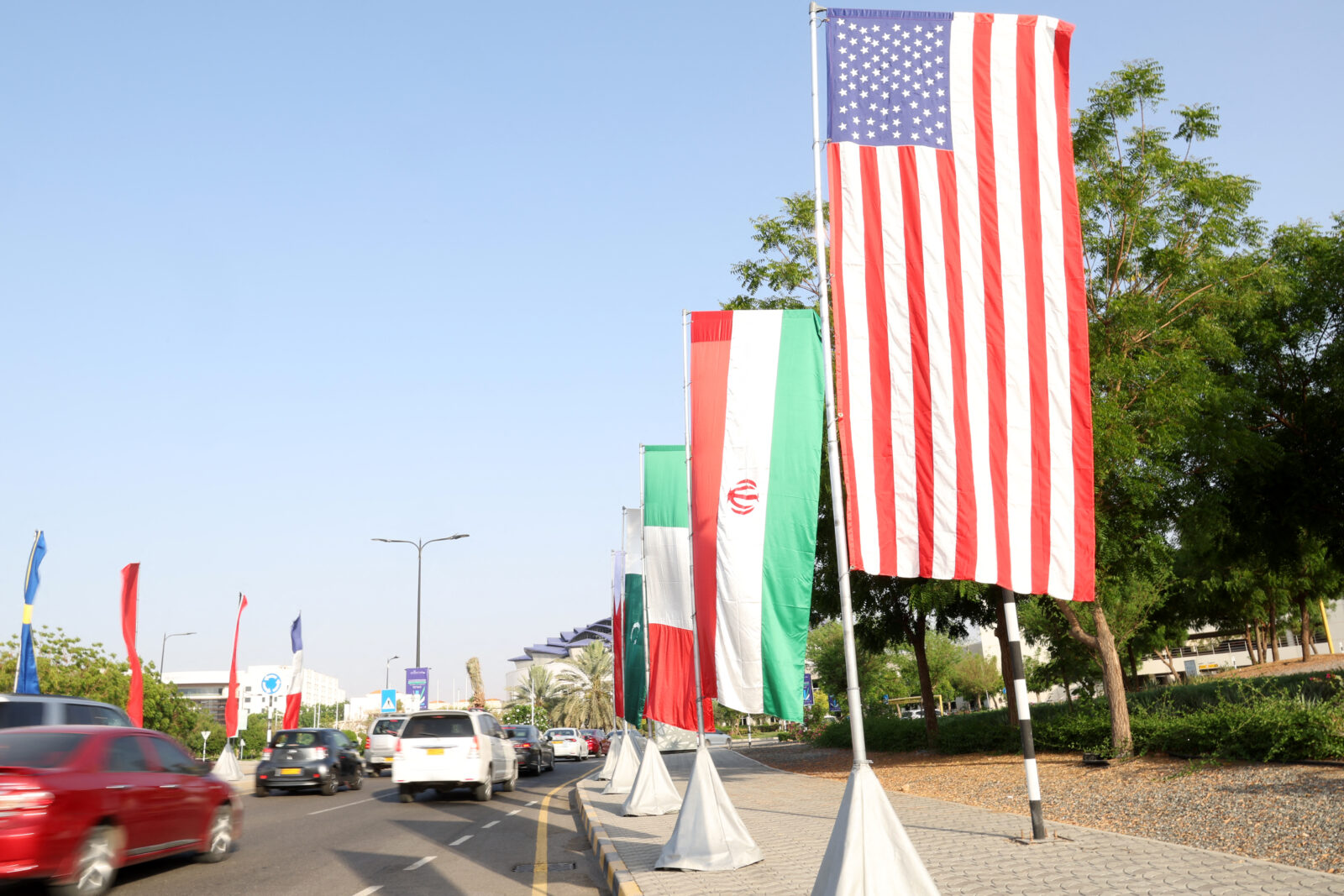 Trump urges immediate halt to Iranian oil purchases, warns of sanctions